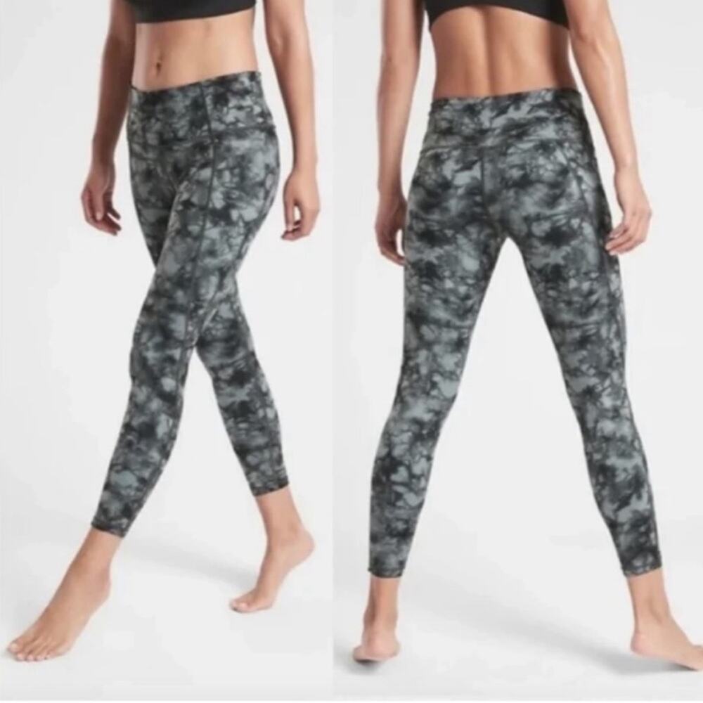 Athleta Salutation Stash Pocket II Printed 7/8 Tight Leggings in Riptide Grey 2X